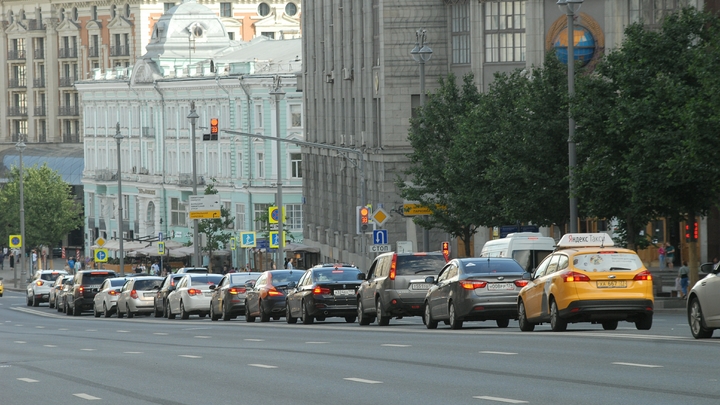 Мантуров пообещал вернуть льготные автокредиты в первый день весны