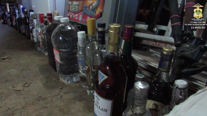 В Армавире полицейские нашли 54 тонны контрафактного алкоголя