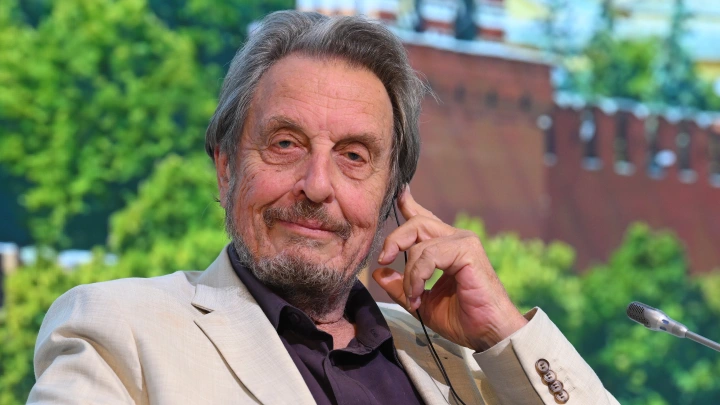 Кто станет лидером в космосе? Эррол Маск дал простой ответ