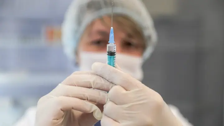 С 1 сентября фельдшеры смогут временно замещать участковых врачей