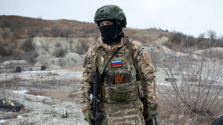 Герои снова на Родине: Трогательные кадры возвращения русских солдат из плена