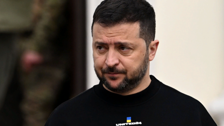 Зеленского унизили после просьб: 27 часов ходил по кабинетам и просился