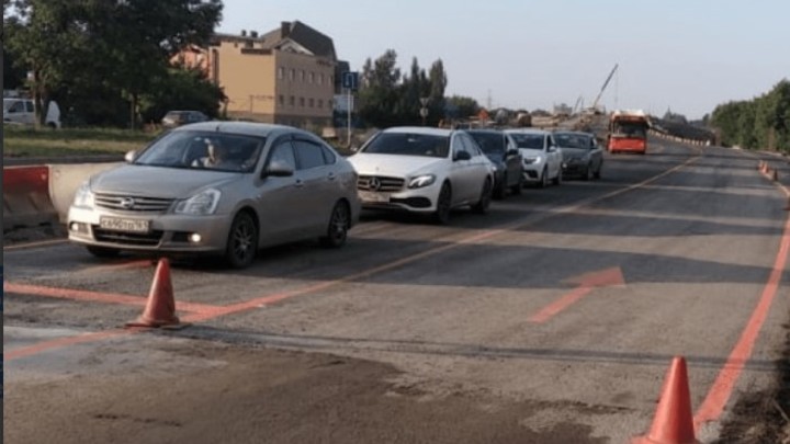 В Ростове открыли проезд для легковых автомобилей по мосту Малиновского