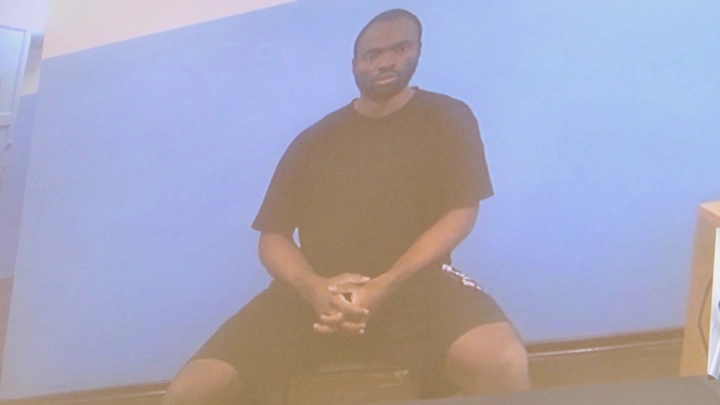 Нигерийца-нелегала отправят из Новосибирска на родину