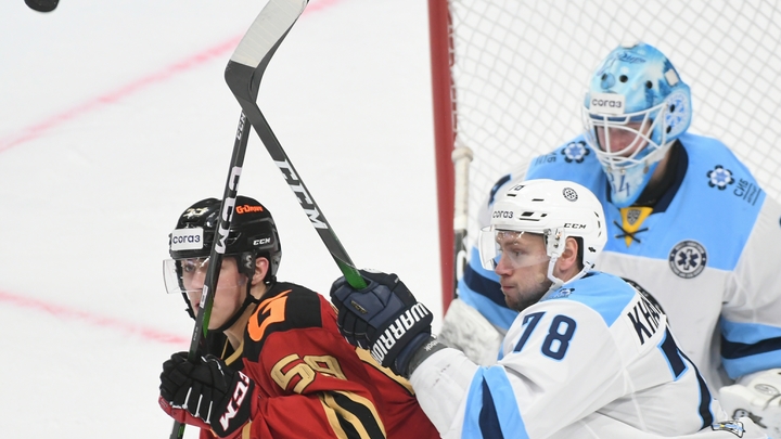 Канадских хоккеистов Сибири призвали уехать из России