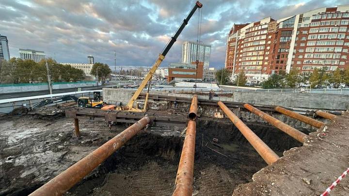 В Самаре укрепляют котлован планетария на проспекте Ленина