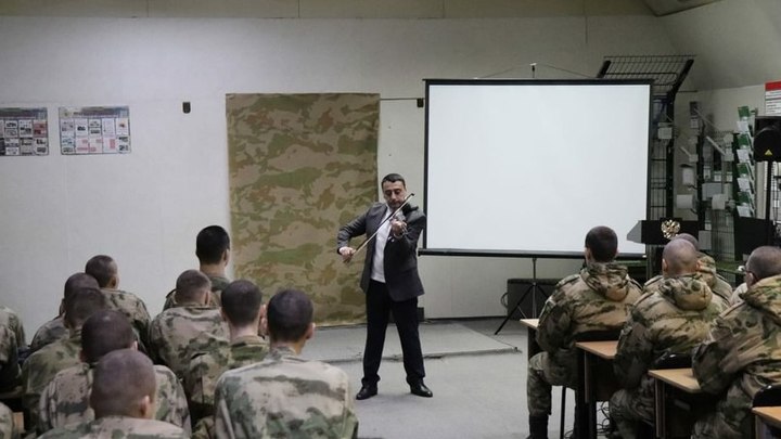 Скрипач из Новосибирска сыграл для участников СВО в Запорожской области