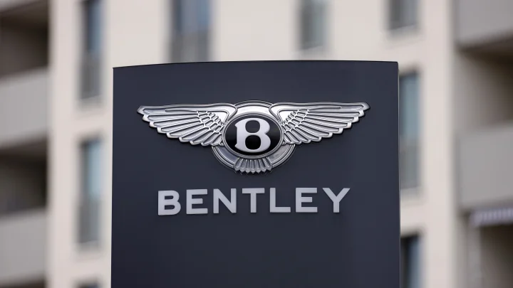 Bentley Галкина* купили из-за крутого номера? Их оценили в два раза дороже авто