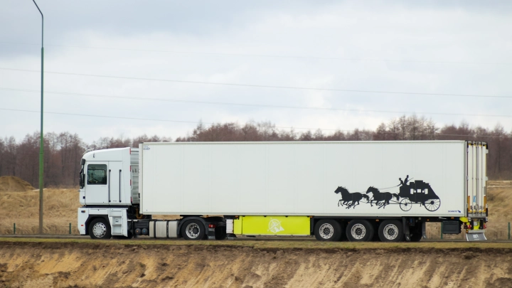 BNS: Минск отказался выпустить застрявшие в Белоруссии литовские фуры