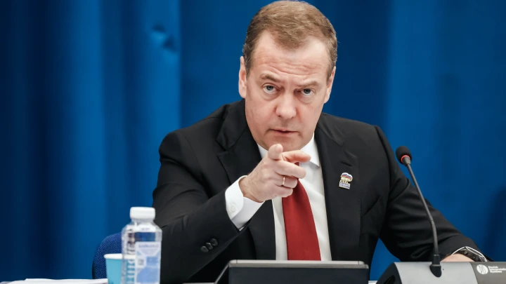 Зеленскому пора в бункер. Медведев неспроста послал жёсткий сигнал: Возмездие неизбежно