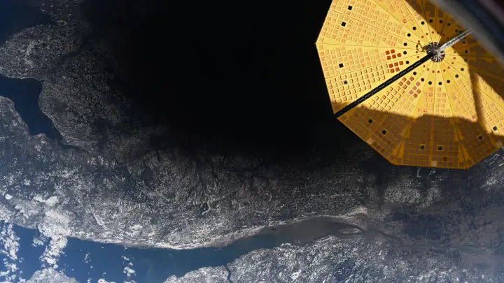 Это стопроцентный контроль: Захват планеты уже идёт. Люди поверили сказкам и попали в ловушку