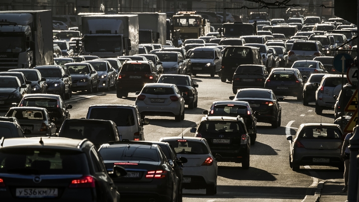 Многокилометровые робки образовались по дороге к Черноморскому побережью