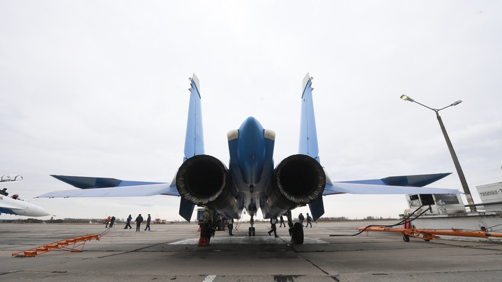 В Нидерландах истребитель врезался в здание авиабазы