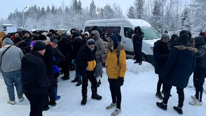 Хочу видеть бабушку: в Финляндии проходят массовые митинги русских против закрытия границ