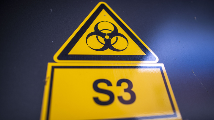 Мариупольцы стали испытуемыми в экспериментах США с холерой - Минобороны России