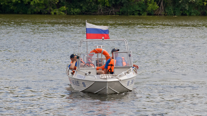 Девушку достали из Волги в Нижнем Новгороде в 30 метрах от берега