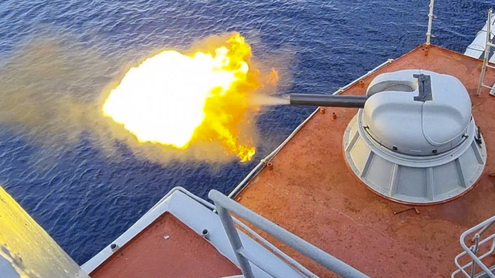 Украина нанесла ракетный удар по гражданским судам России в Азовском море, есть раненые — ФСБ