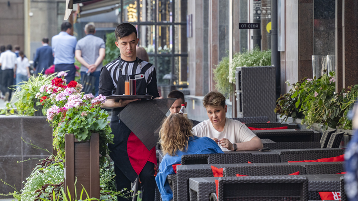 Достали даже Запад? В США начали закрываться радужные кафе