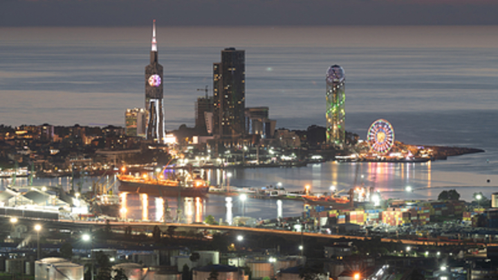 Президент Грузии обвинила Россию в провокации с лайнером. Реакция русских - просто песня