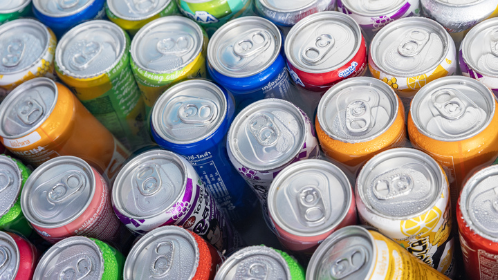 Половина таблицы Менделеева. Врачи предупреждают о вреде сладкой газировки