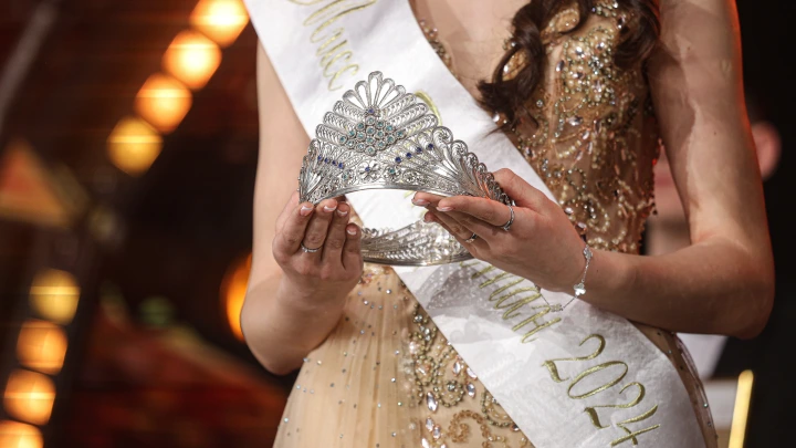 Крымчанка Юлия Павликова покорила Европу: титул Мисс Европа - 2025 уезжает в Керчь