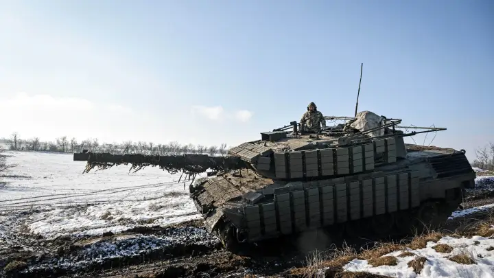 Forbes: ВСУ бросили лучшие образцы натовского вооружения в Курской области