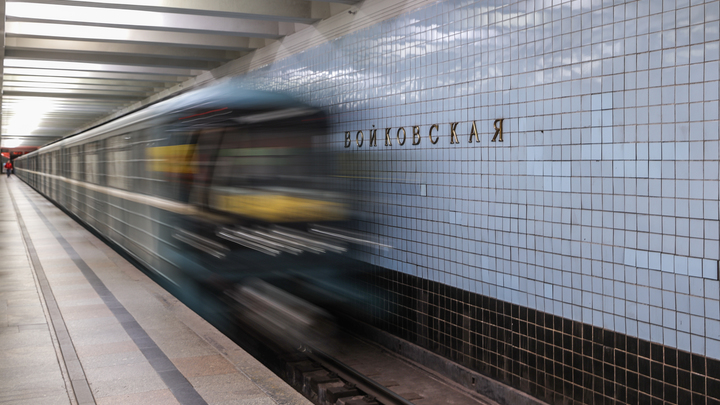 Москвич попытался столкнуть бывшую возлюбленную под поезд метро