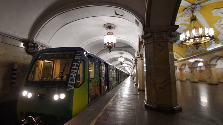 Уроженец Пермского края устроил перекур на рельсах столичного метро