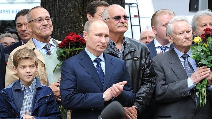 Связь времён: удивительный разговор Путина и Михалкова в Кремле