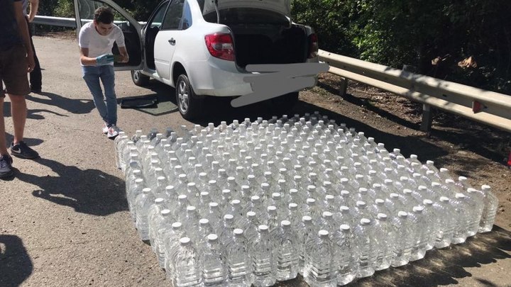 В Горячем Ключе поймали мужчину с тонной спирта без документов