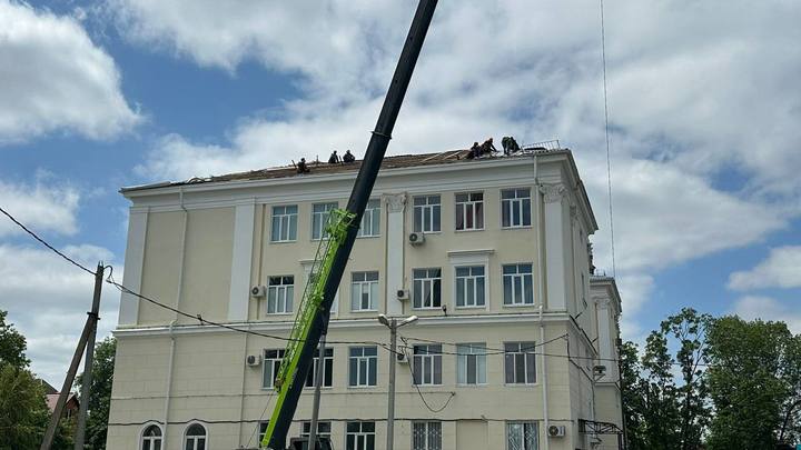 Мэр Краснодара Евгений Наумов сообщил о состоянии детей, пострадавших из-за падения части кровли