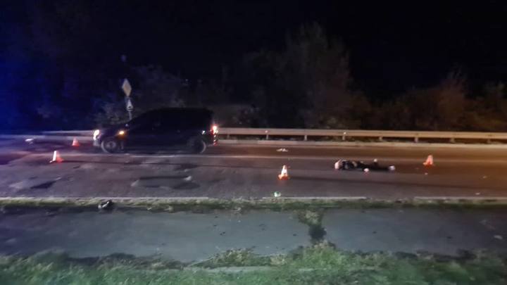 В Ростовской области пешеход перебегал дорогу в неположенном месте и угодил под колёса автомобиля