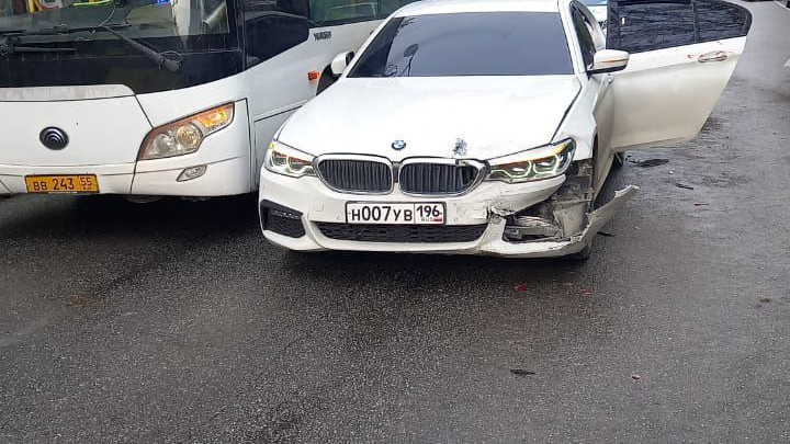 Пьяный екатеринбуржец на BMW устроил ДТП в центре Екатеринбурга