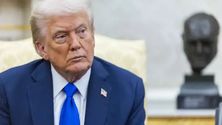 Генпрокурор США ушла от ответа на вопрос о компрометирующих фото Дональда Трампа
