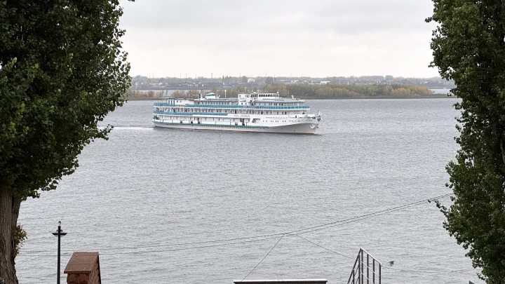 600 русских туристов застряли на лайнере у берегов Турции