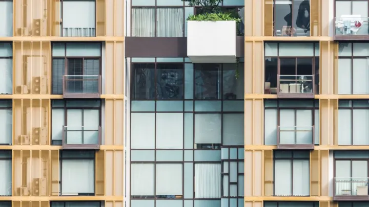 МЧС в Москве спасли застрявшего в унитазе мужчину