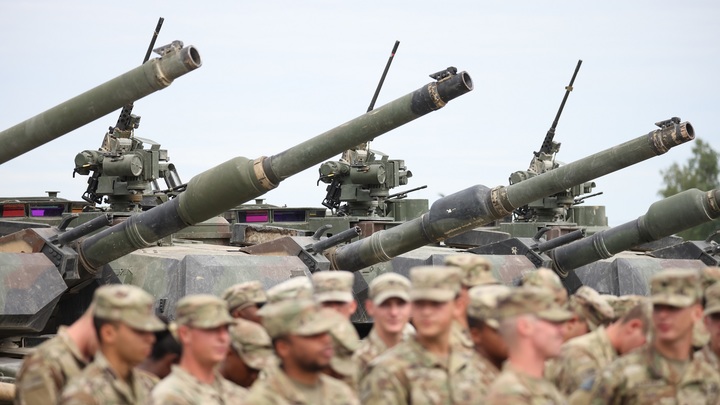 Разгадка: Американские танки не едут на Украину, потому что проиграли снегу