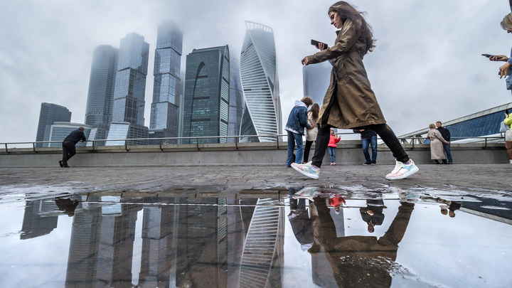 Люди застряли в лифтах из-за отключения света в трёх башнях «Москвы-Сити»