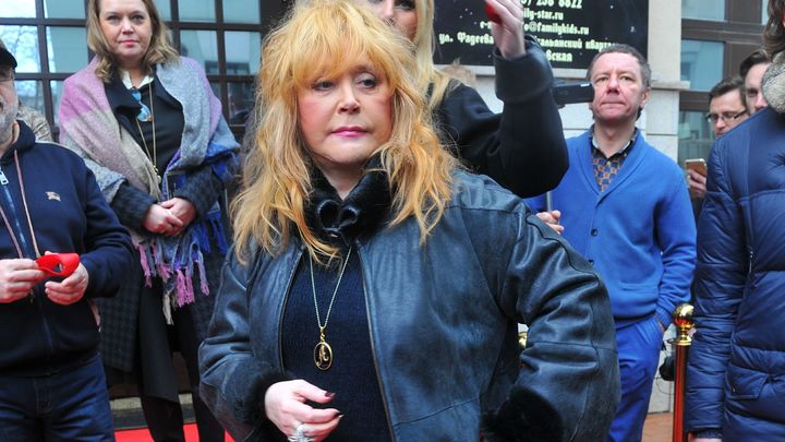 Сделка с Пугачёвой вызывает панику: О чём нашептали башни Кремля?