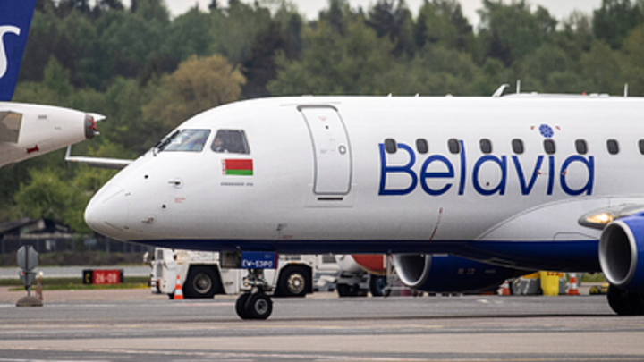 Отказ двигателя или…? Полный пассажиров Boeing запросил экстренную посадку в Москве