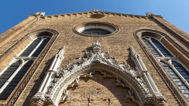 Сибирская Венеция окончательно вымерла. Её виды завораживают. Что случилось с элитным городом?