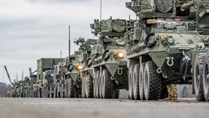 Массовое бегство солдат Украины: Простых украинцев давят танками