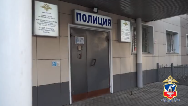 В Барнауле мать и сын ограбили двух человек ради покупки алкоголя