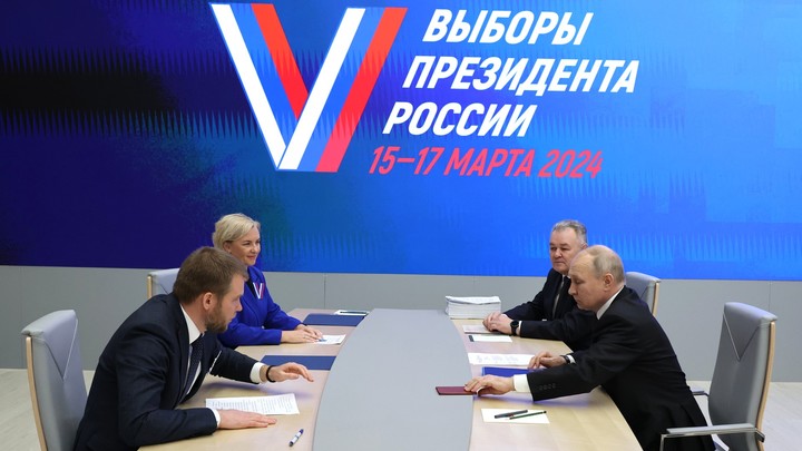 Независимый кандидат: Путин подал документы в ЦИК для участия в выборах президента