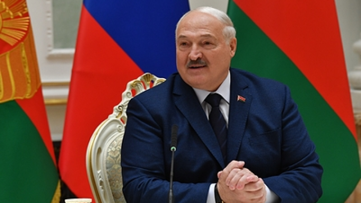 Лукашенко о визите Путина в Курскую область: Думаете, Главнокомандующий просто так ездит?