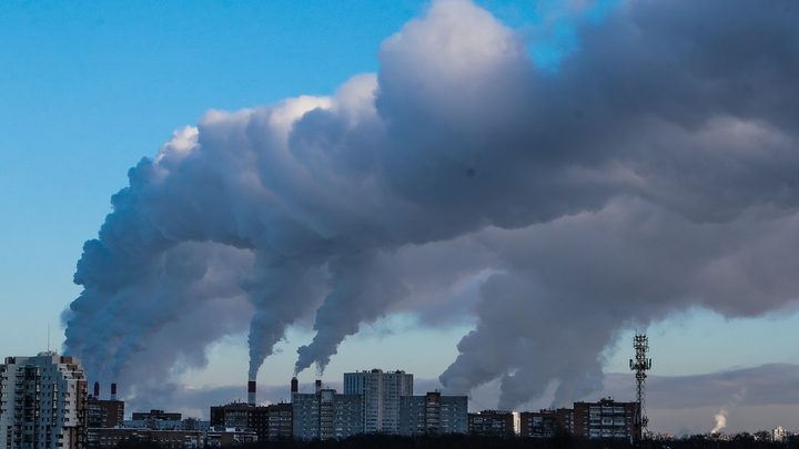 В большинстве домов в СВАО включили свет после пожара на подстанции