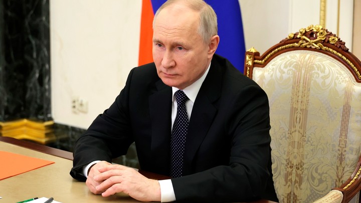 Учительница из Прикамья получила государственную награду из рук Владимира Путина