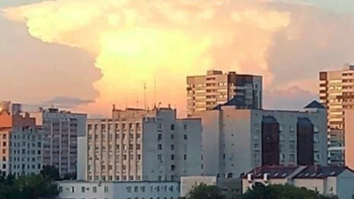 Метеоролог объяснил происхождение облака в форме «ядерного гриба» над Казанью