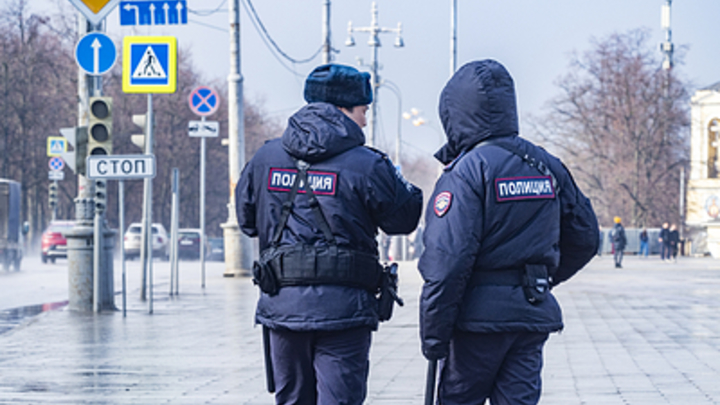 Я тебя задавлю: В Краснодаре хулиган пытался задавить сотрудника полиции