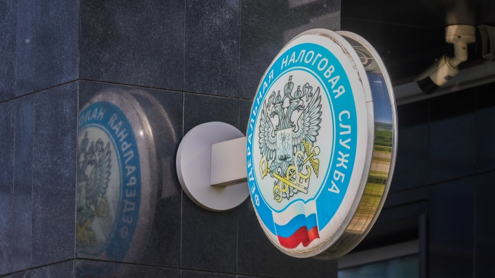 Юрист рассказала, когда переводы на карту по 10 тысяч сочтут неучтённым налогом